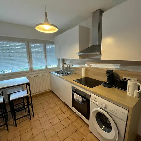 Le Zola Parking - Groupama Stadium-ldlc Arena-eurexpo アパート